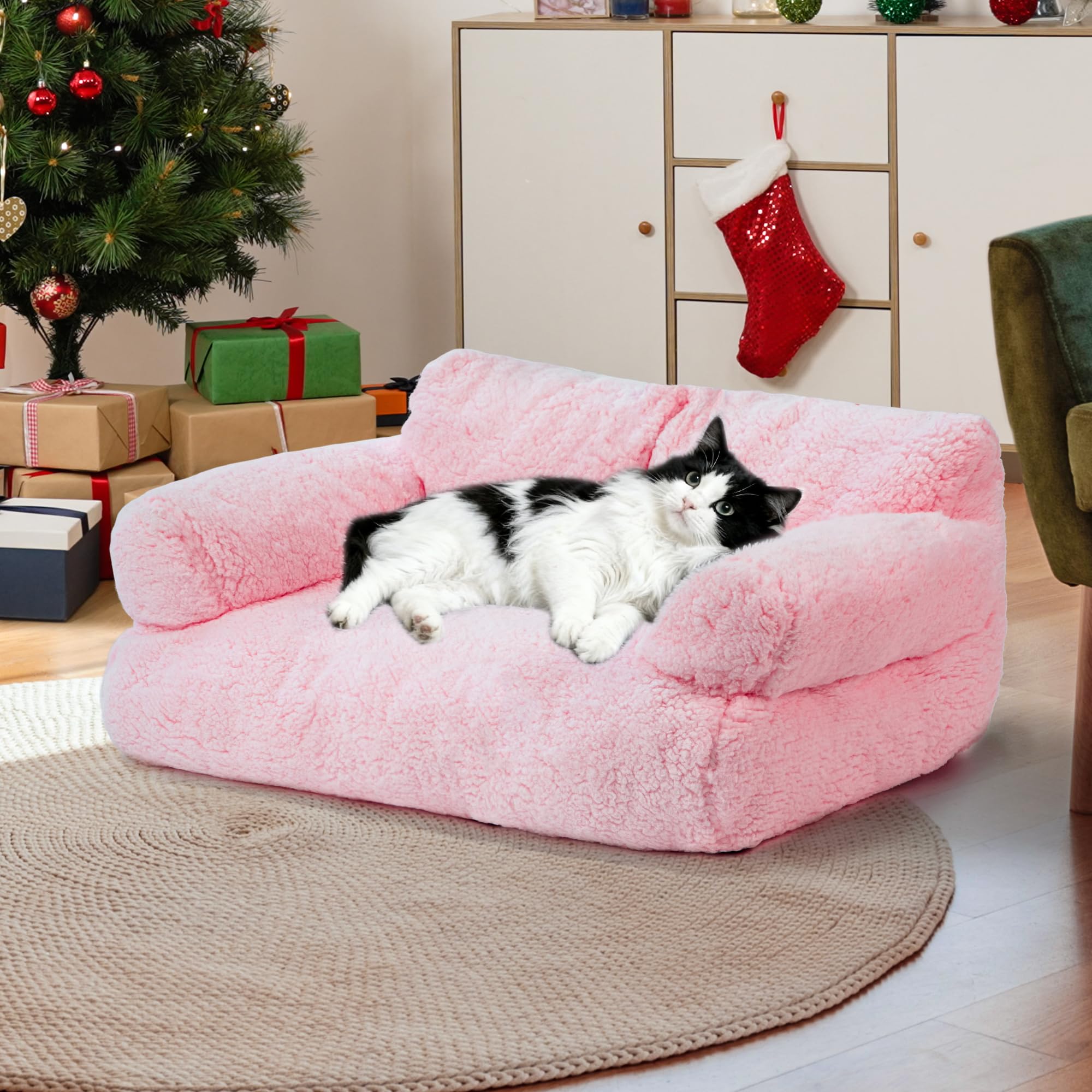 Cama FURMORENE para gato grande en interior, descanso cómodo para siestas largas.