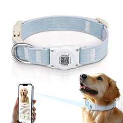Furrigo collar con etiqueta Apple y código QR para rastreo rápido.