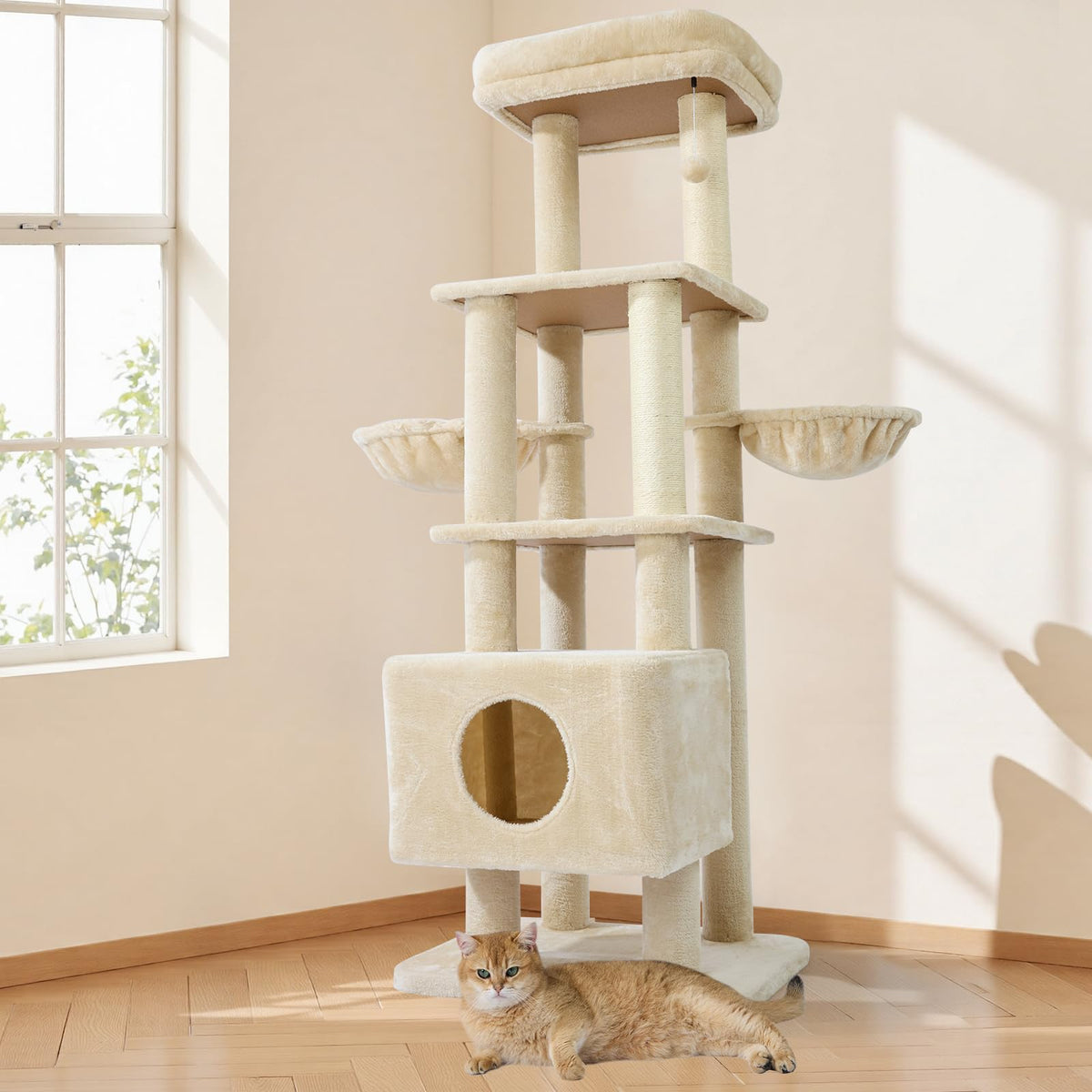 Gardner Pet torre para gatos grandes con base amplia para estabilidad.