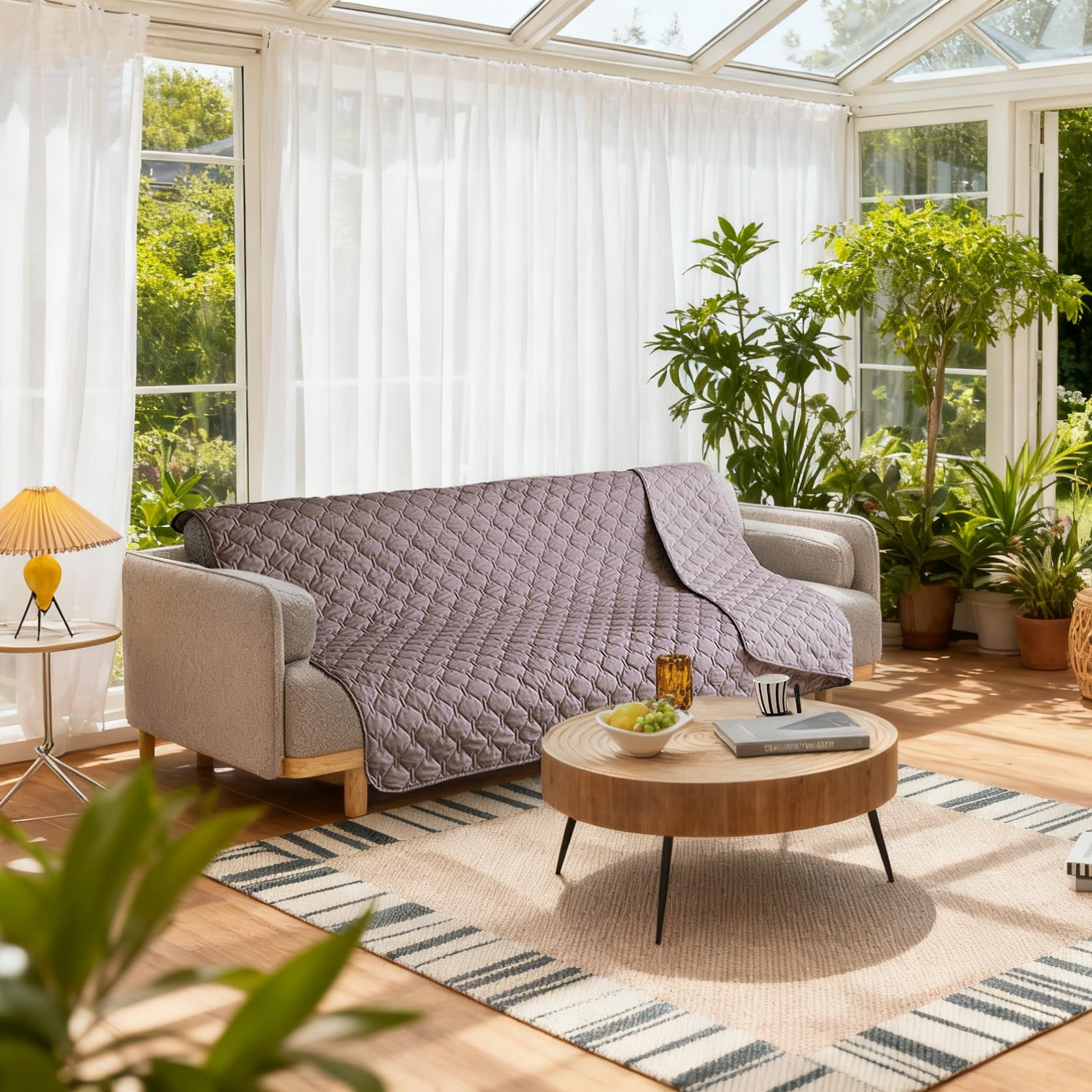Uso interior y exterior con manta gogobunny impermeable y reversible.