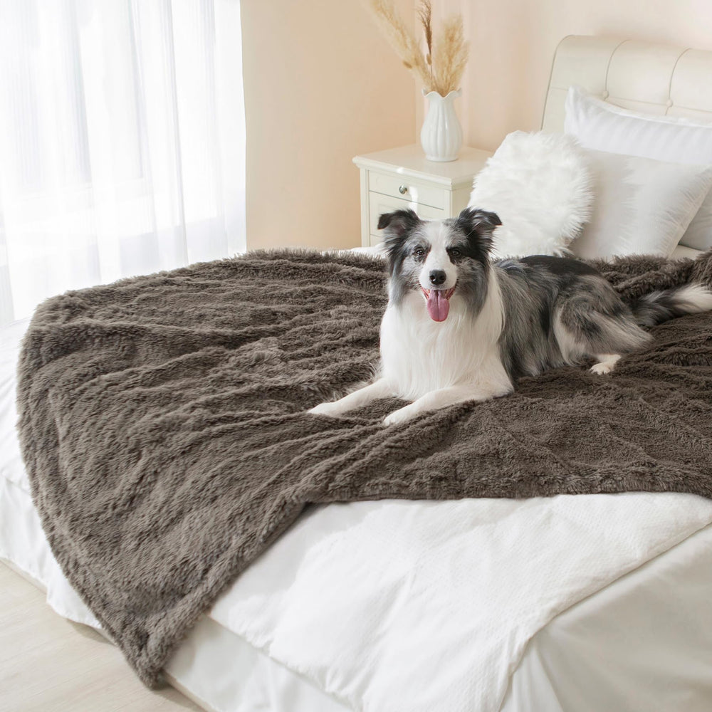 Dimensión 33x77 pulgadas, comodidad amplia para perros grandes.