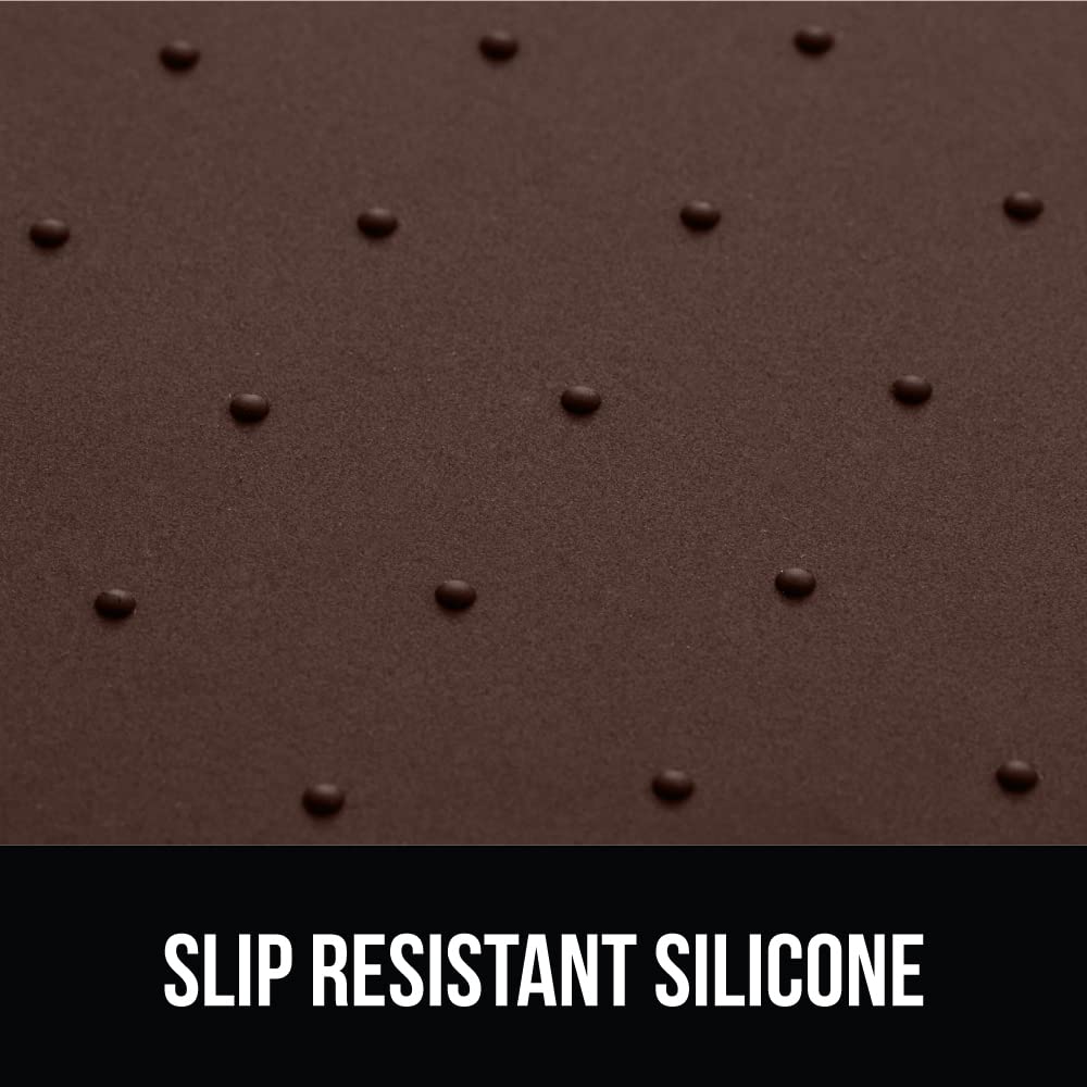 Superficie antideslizante Gorilla Grip evita que los platos se deslicen.