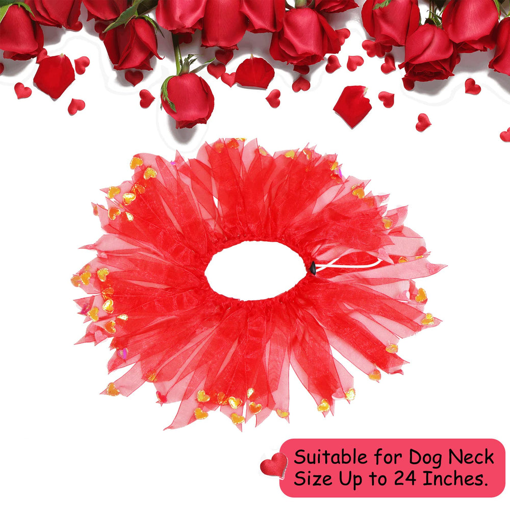 Detalle del collar GOYOSWA con lazos rojos y motivos de corazón.