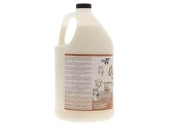Aplicación para perros y gatos con Groomers Edge OATMELLA, calma la irritación y suaviza el pelaje.
