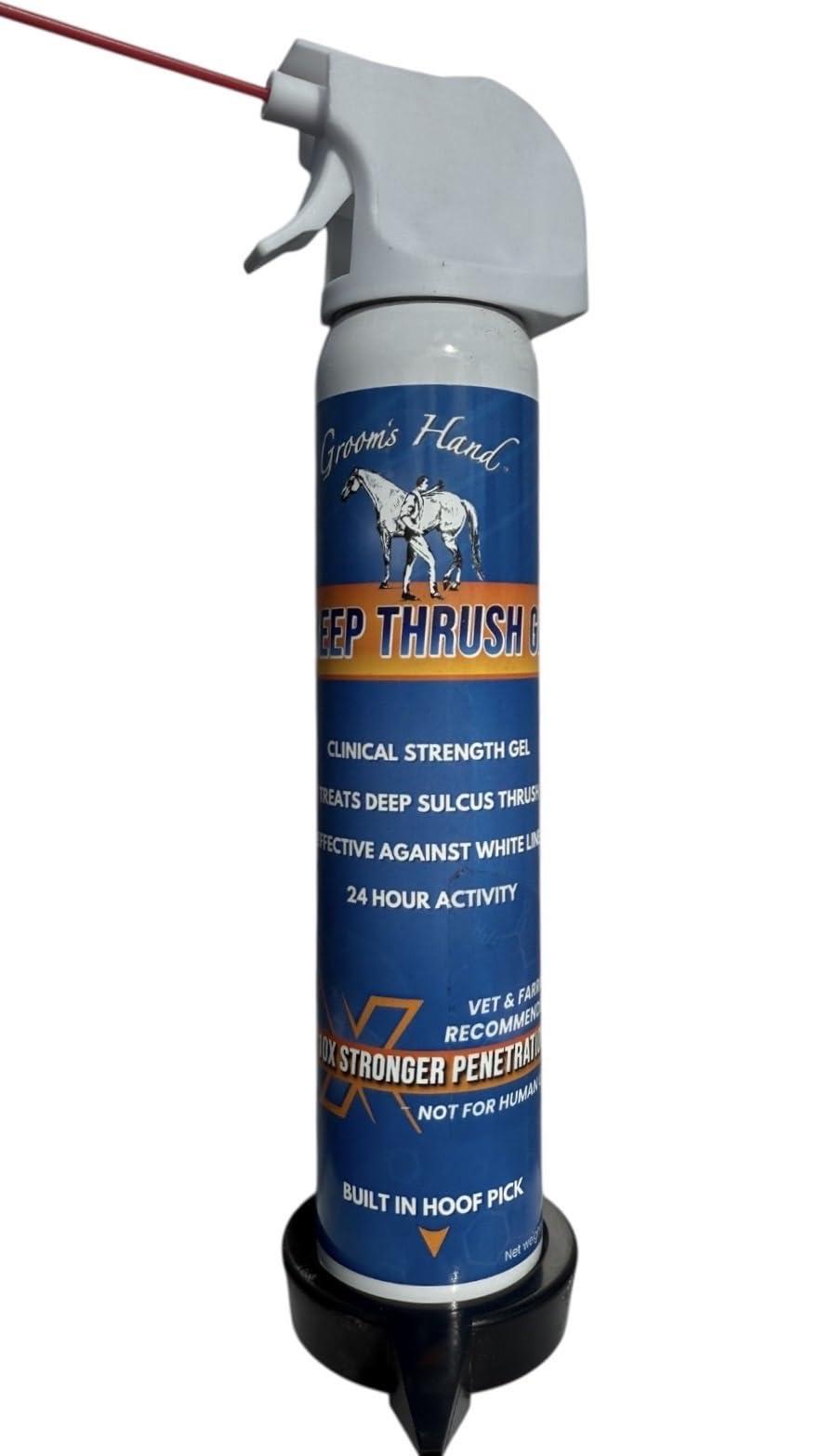 Grooms Hand Deep Thrush Gel en el casco de un caballo, cuidado diario.