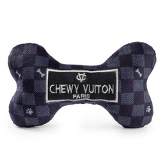 Haute Diggity Dog Chewy Vuiton Hueso negro con cuadros, ideal para juego interactivo.