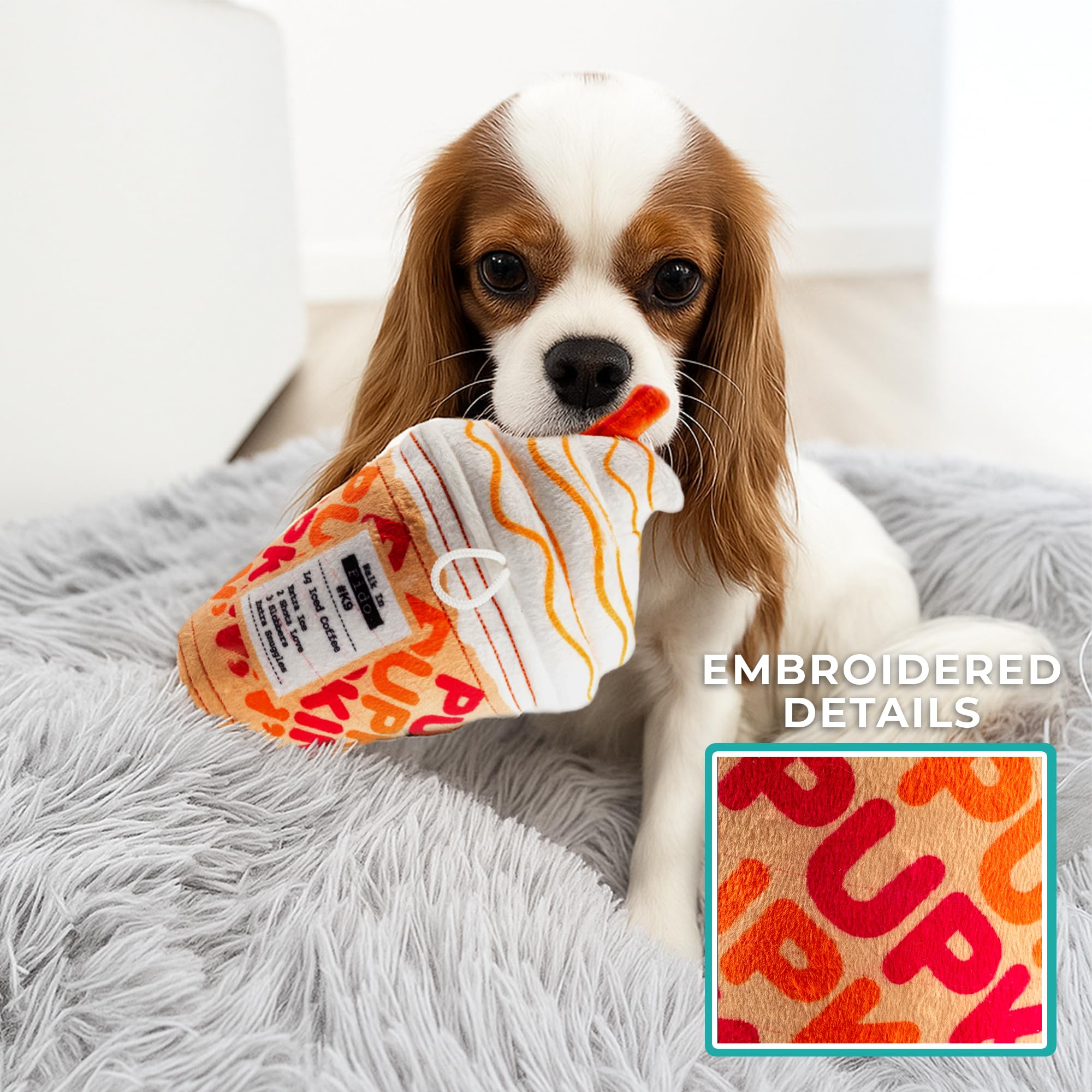 Chirrido interno Pupkin’ Donuts mantiene a tu perro entretenido durante horas.
