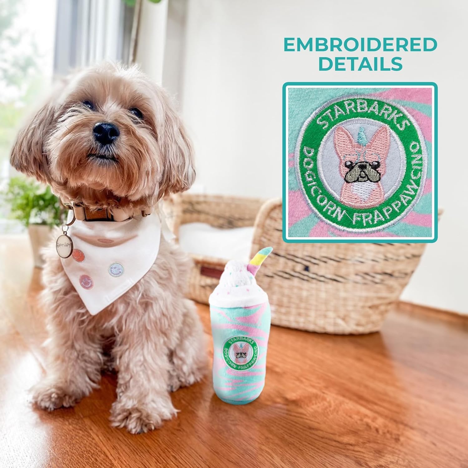 Detalles bordados de Starbarks Dogicorn Frapawccino que realzan su estilo