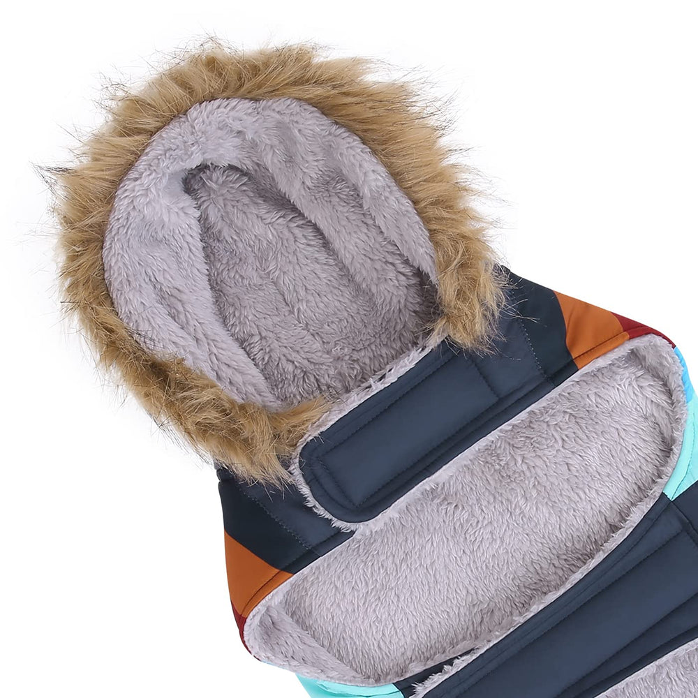 Abertura para arnés en la chaqueta HDE para perros, paseo cómodo.