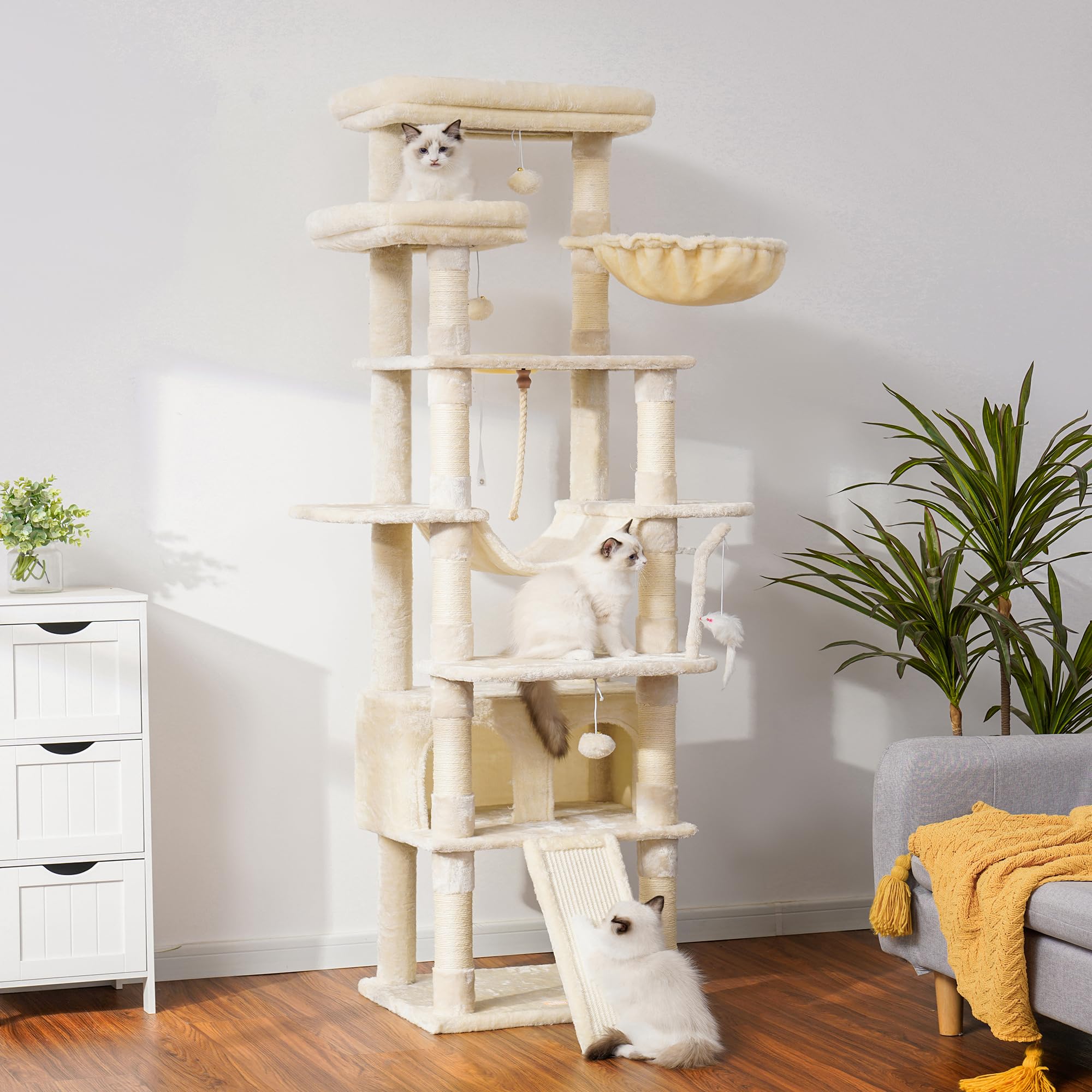 Heybly Tall Cat Tree: cueva grande para esconderse y dormir.