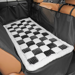 HiPetpy cama para perro en asiento trasero, acolchada y cómoda para viajes.