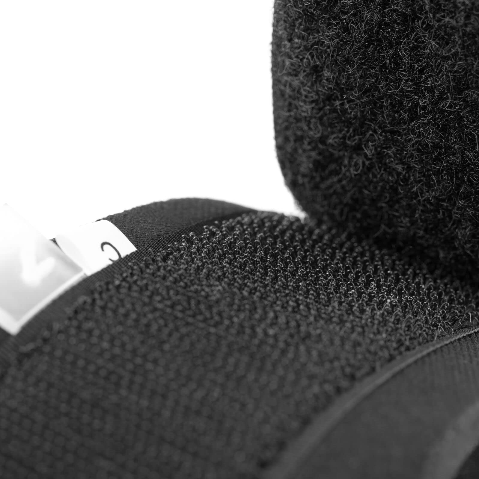 HORZE Chicago Fetlock Rear Boots, diseño ligero, permite movimiento suave durante la monta.