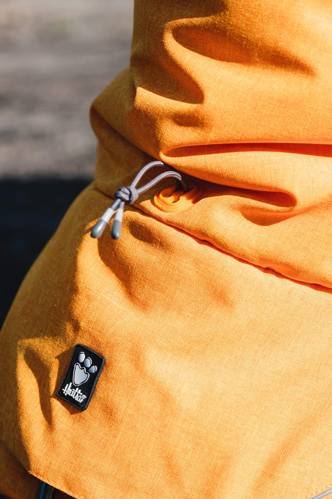 Hurtta Expedition Parka forro interior suave y cálido para perros de pelo corto.