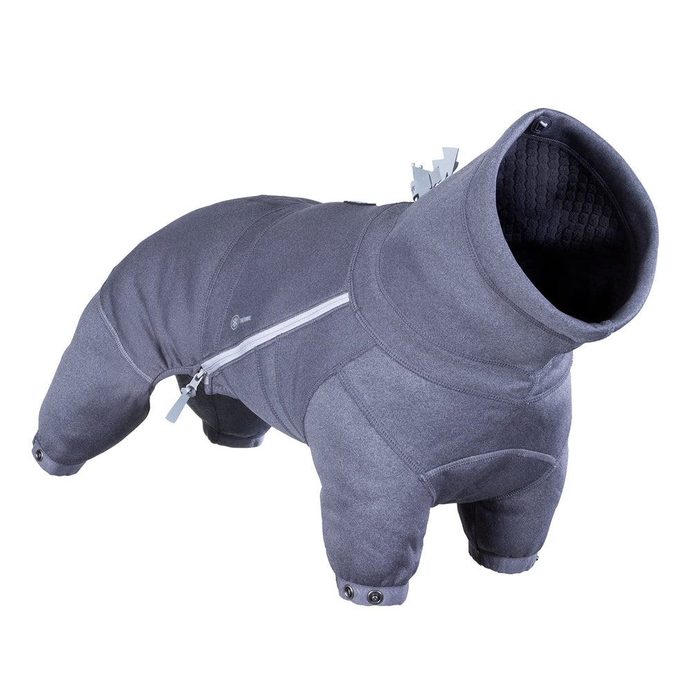 Hurtta Midlayer Blackberry, ajuste de pecho para comodidad durante juegos y entrenamiento.