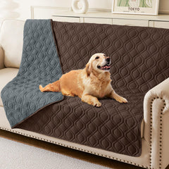 Manta hyha impermeable para perros en chocolate protege el sofá de manchas y humedad.