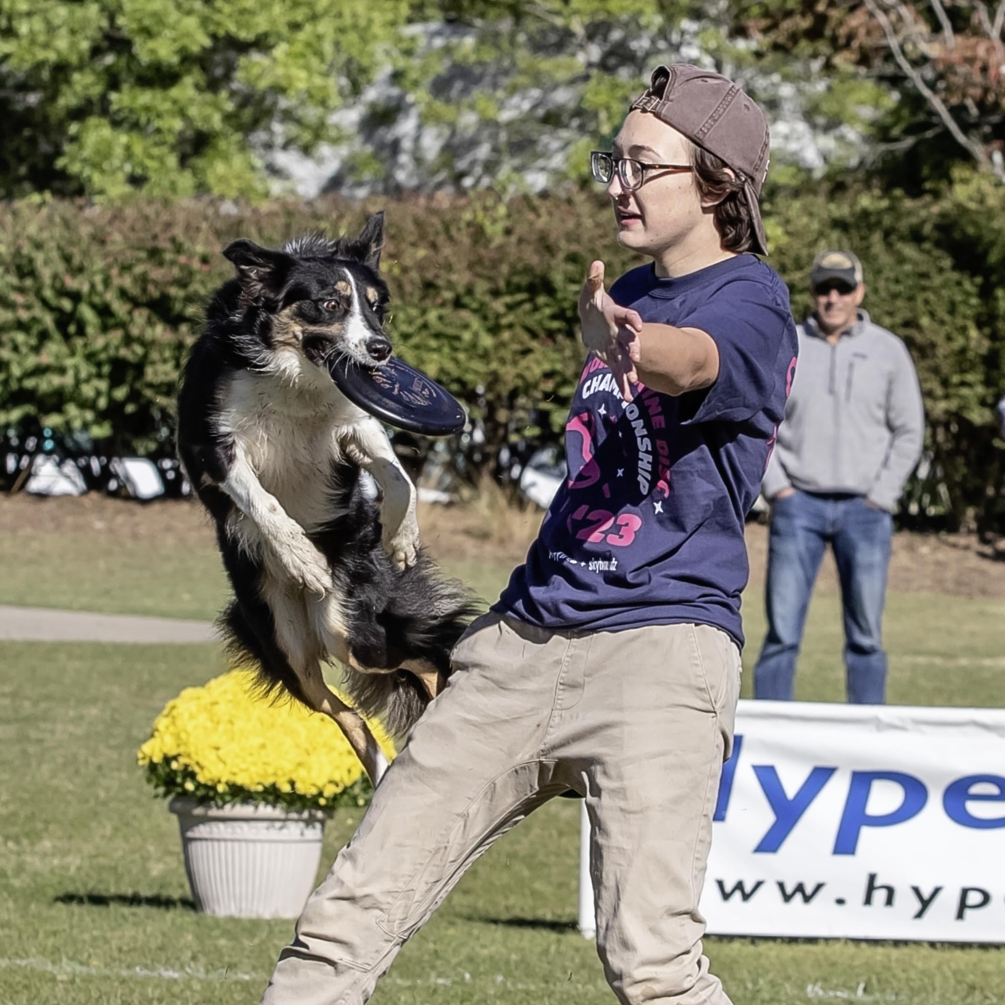 Hyperflite Pup Jawz no flota, ideal para superficies secas.