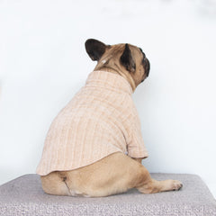 Diseño con ajuste relajado y mangas sueltas para comodidad del perro