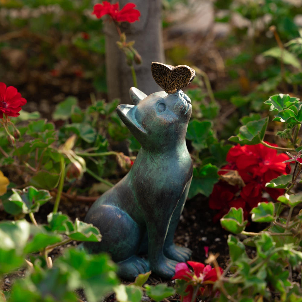 iHeartDogs material-resina-piedra, aspecto natural que se integra a jardines.