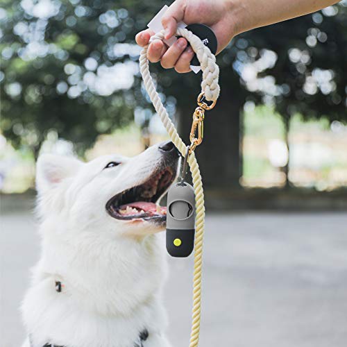 Accesorios Infinite Node incluidos para fijar el dispensador en collar o mochila.