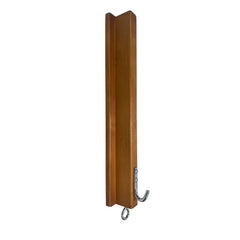 Intrepid International diseño plegable para colgar silla en espacios reducidos.