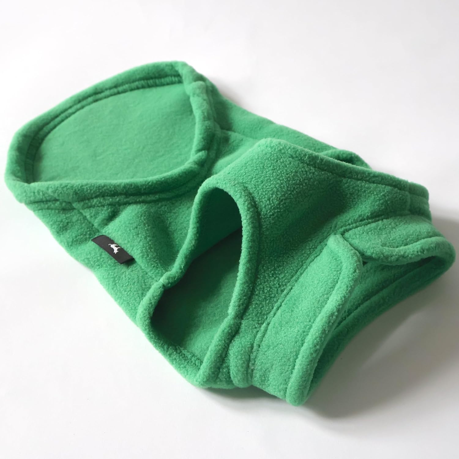 Color verde versátil que combina con diferentes pelajes.