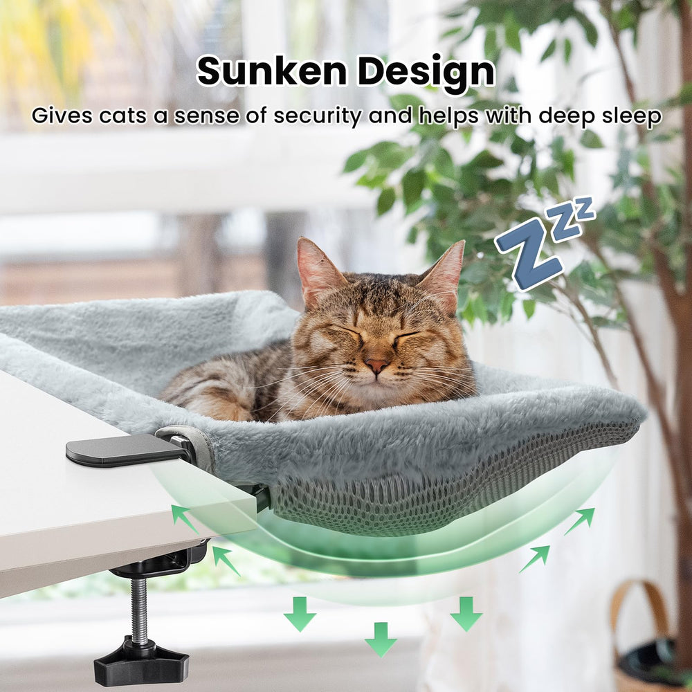 JUNSPOW cama para gato en escritorio amplio: ofrece espacio cómodo para dormir y estirarse.