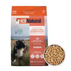 K9 Natural Fiesta de cordero y salmón liofilizada en envase de 8 libras.