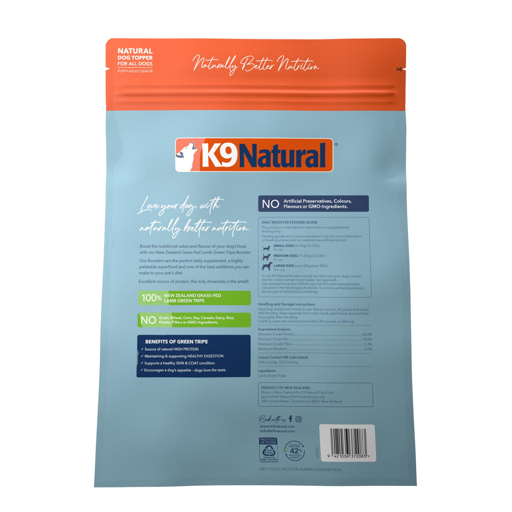 K9 Naturals Complemento Deshidratado, tripa de cordero visible para palatabilidad.