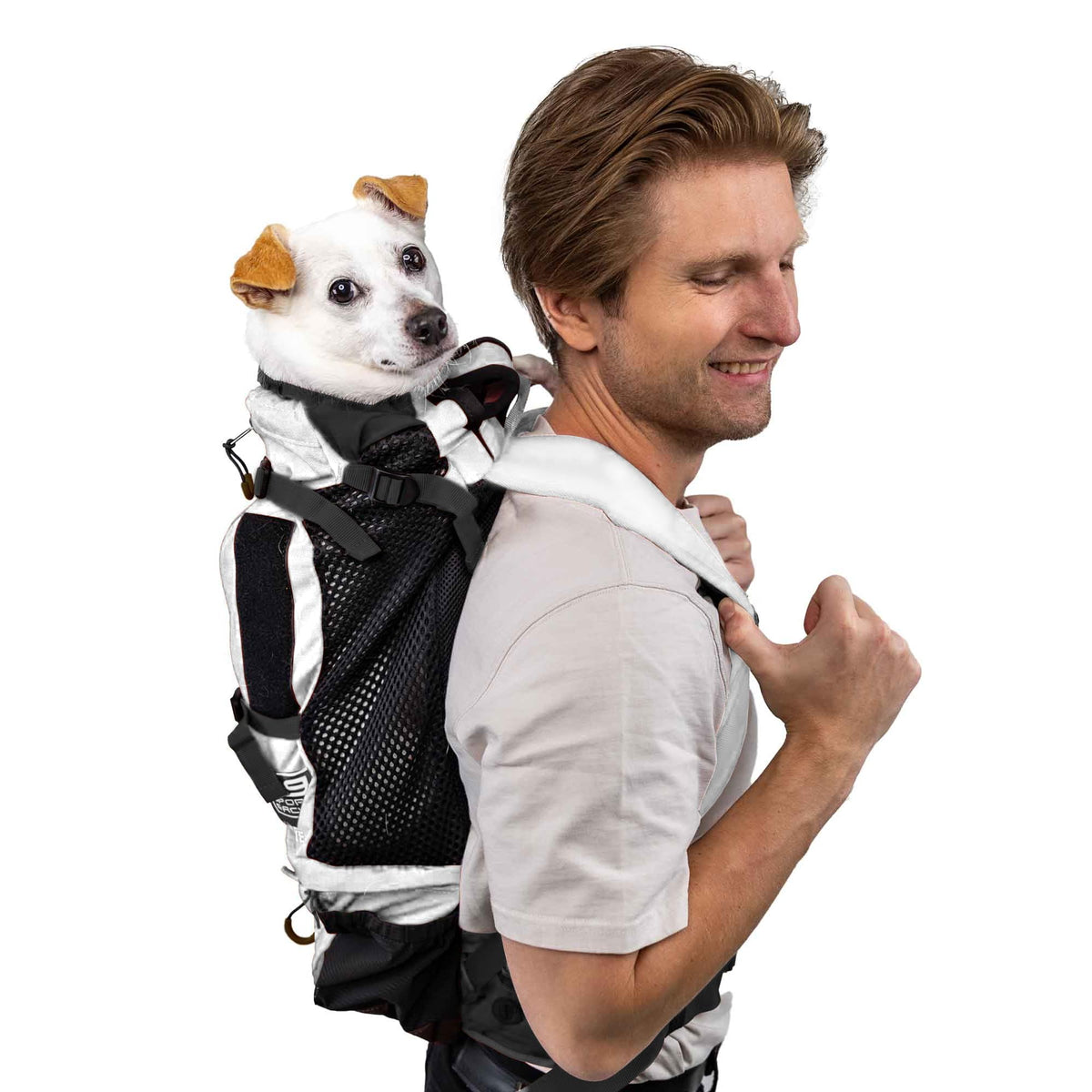 K9 Sport Sack Knavigate con placa metalica en la espalda para soporte estable.