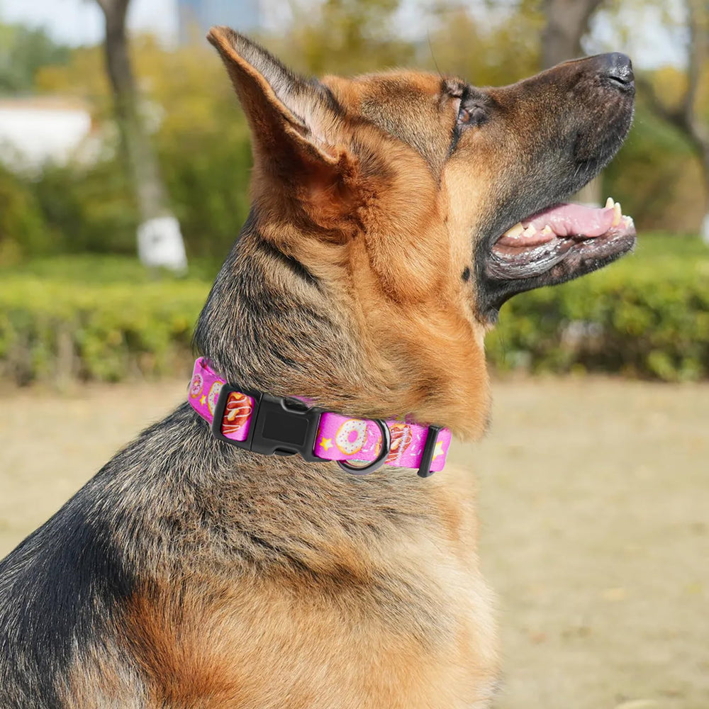 Collar kazazoo con forro de malla transpirable y ajuste cómodo para todos los tamaños.