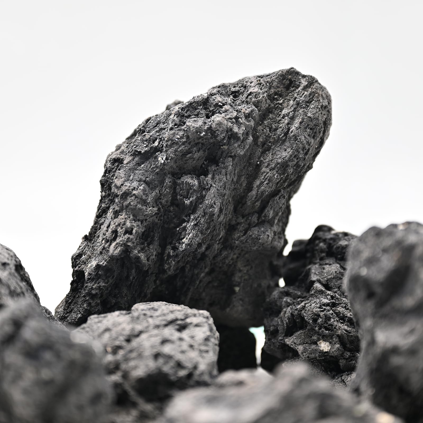 Piedras lava porosas de Kecilke mejoran filtracion suave y oxigenacion.