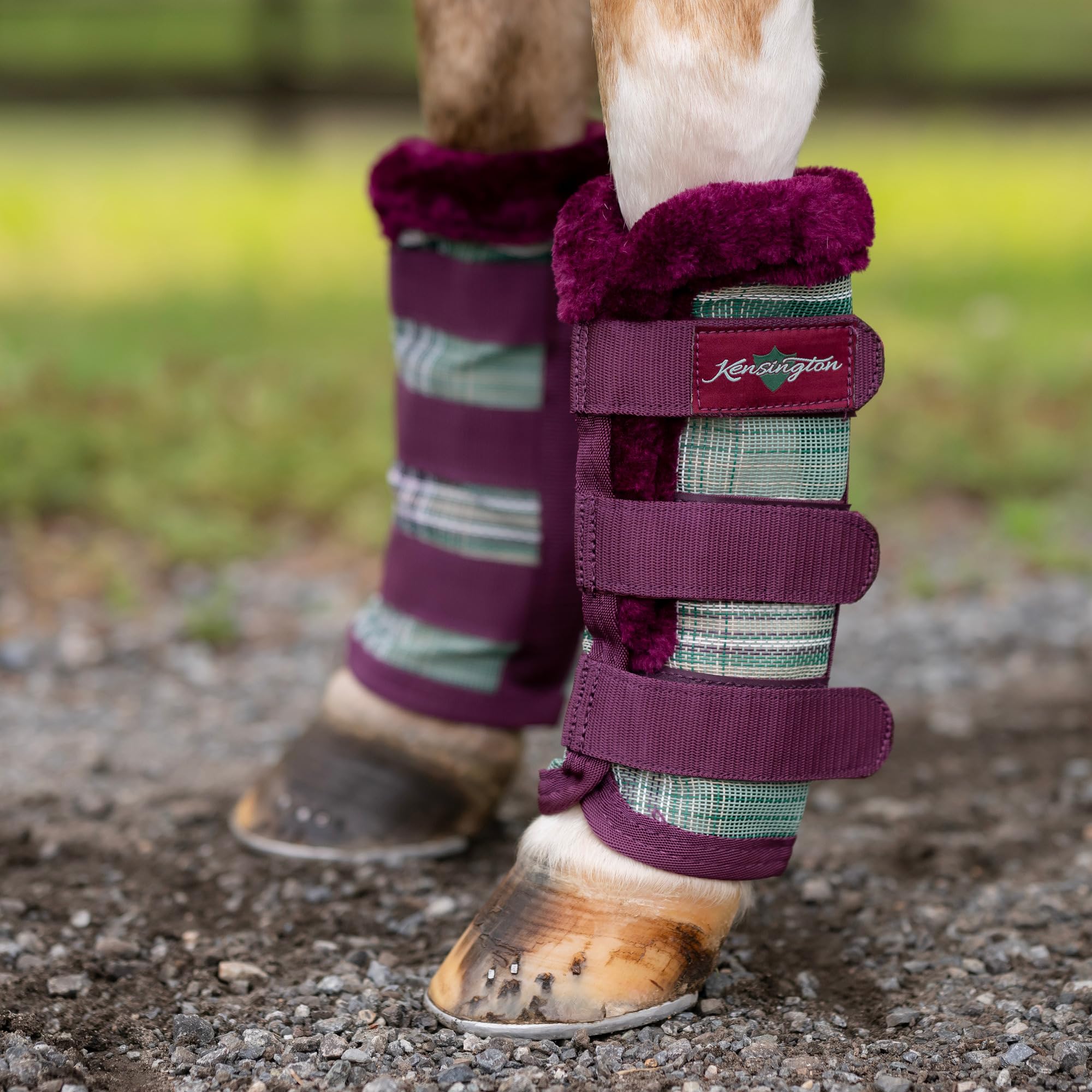 Cierres de velcro triple en Kensington Fly Boots para ajuste seguro