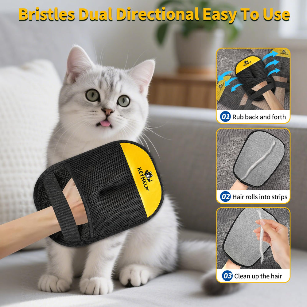 KEYHELP despeluzador en sofá recogiendo pelos de mascotas