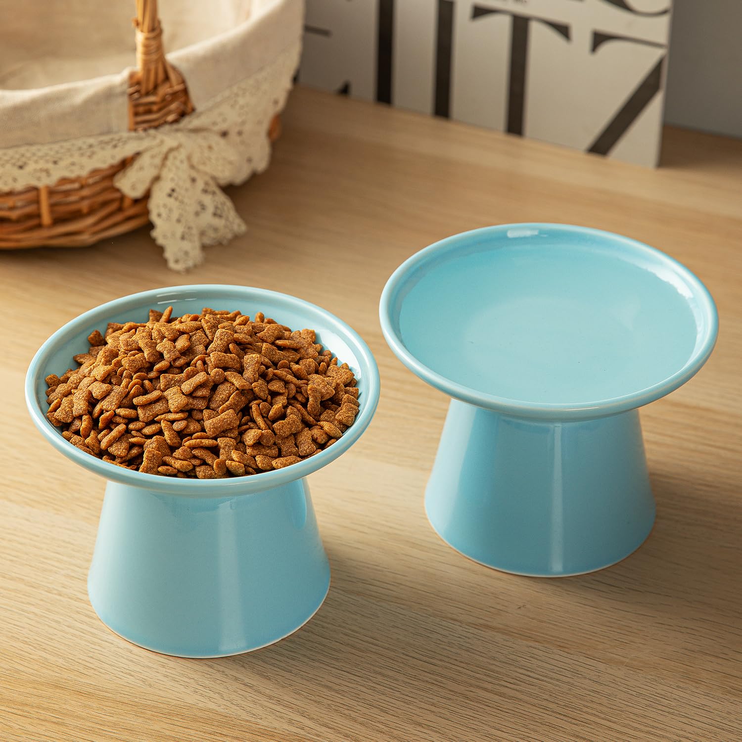 KITCHENLESTAR diseño elegante, se integra en hogares felinos.