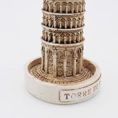 Escena ambiental para acuario con la Torre Pisa de Kocris Casa.