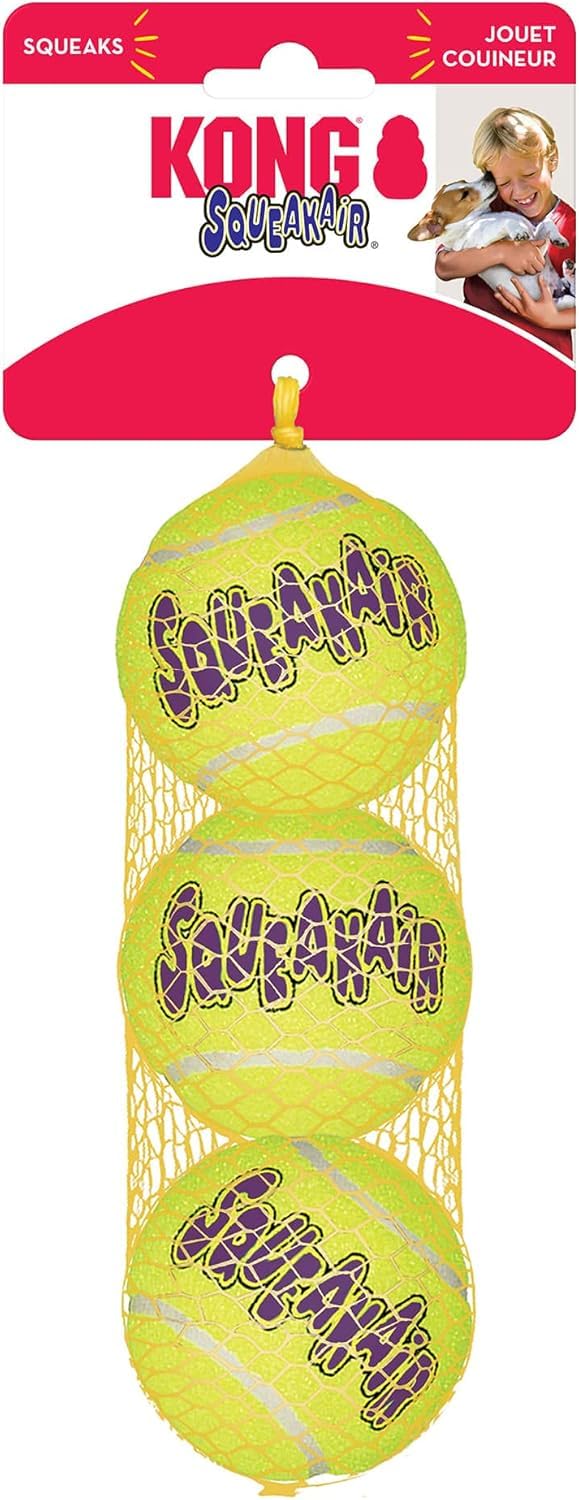 KONG Air Dog SqueakAir: bola resistente y duradera para juego constante.