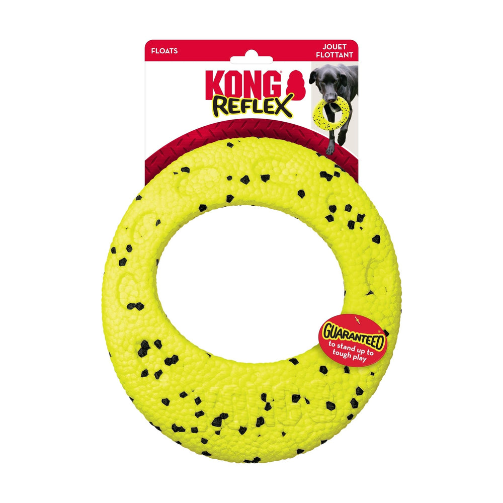 KONG Reflex Flyer diseño seguro para recoger y lanzar durante juegos activos.