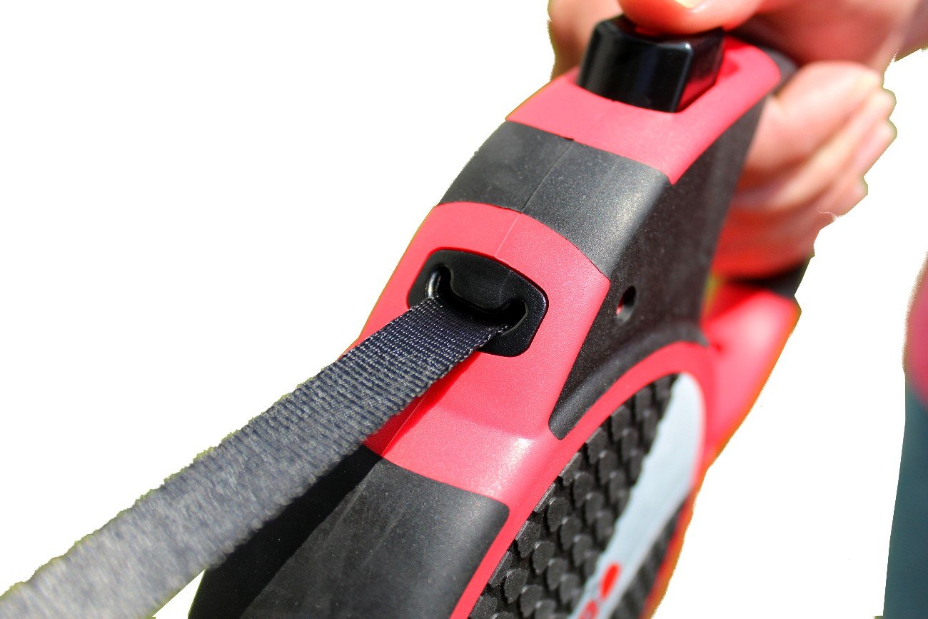 KONG Terrain en rojo vivo para fácil localización y estilo.