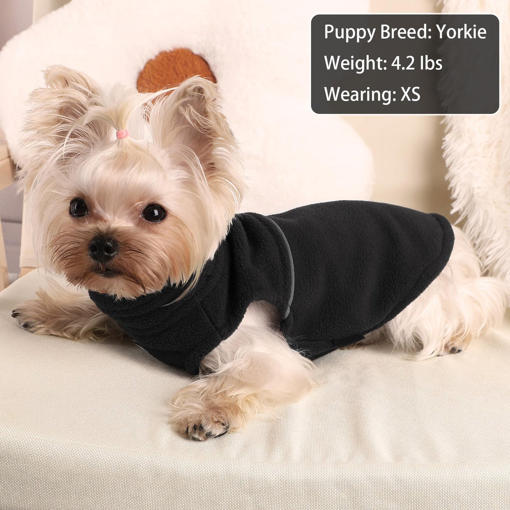 Kosiyi chaqueta franela para perro pequeño, detalle textura del tejido, suavidad al tacto.