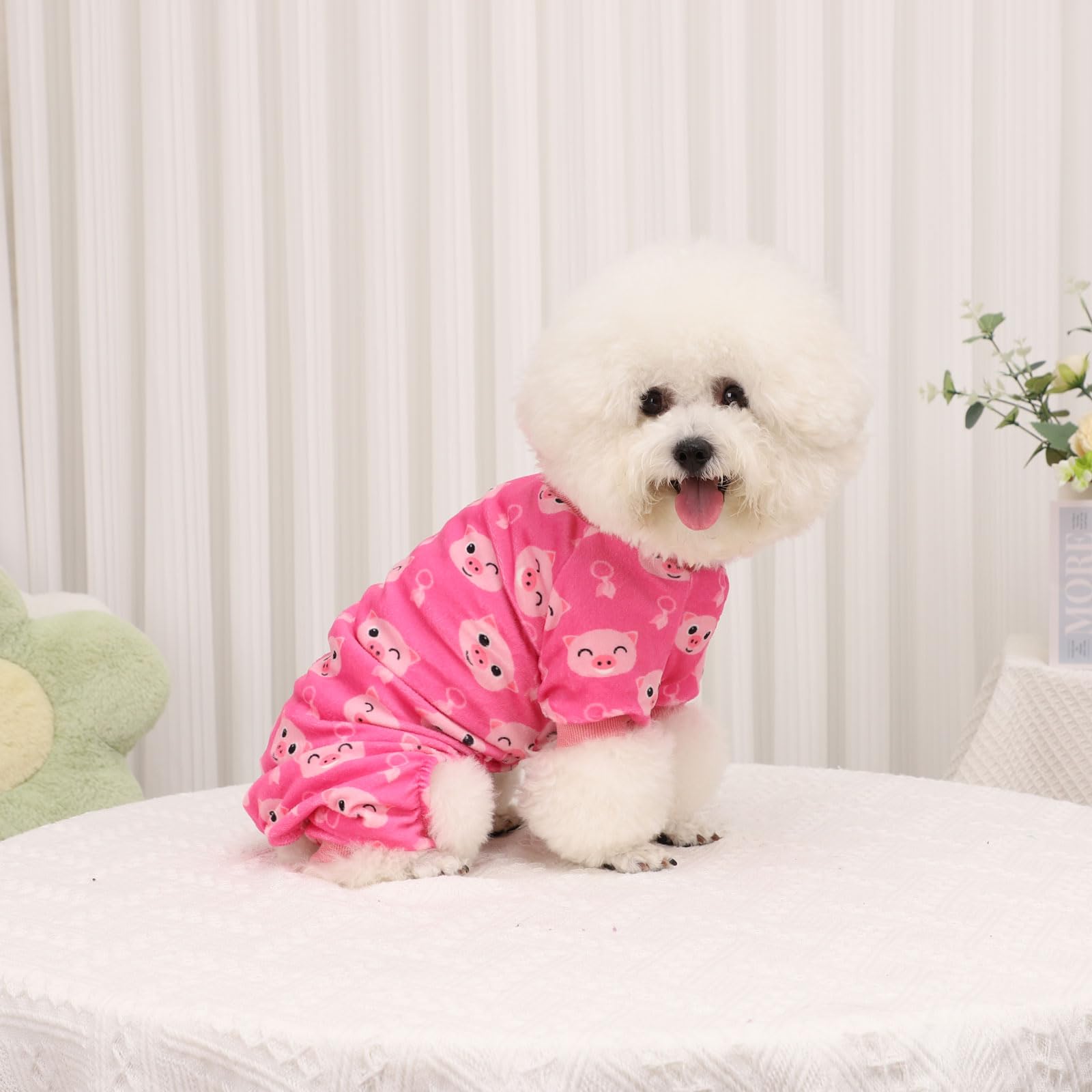 Kosiyi pijama para perro con tallas variadas para ajuste perfecto.