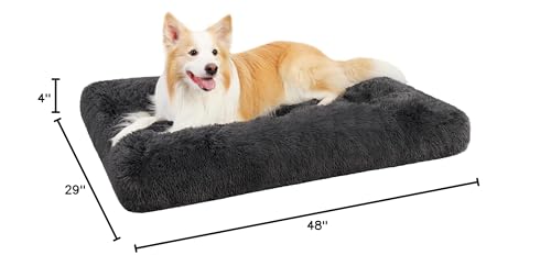 KSIIA perro descansando en cama dentro de jaula gris oscuro