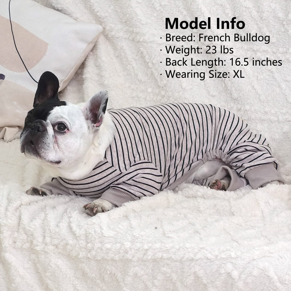 Pijama KYEESE marfil marrón con rayas, ideal para paseos.