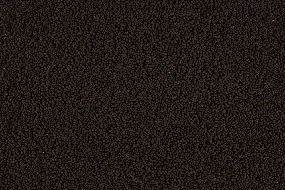 LANDEN Aqua Soil grano 3-5 mm para distribución uniforme en sustrato.