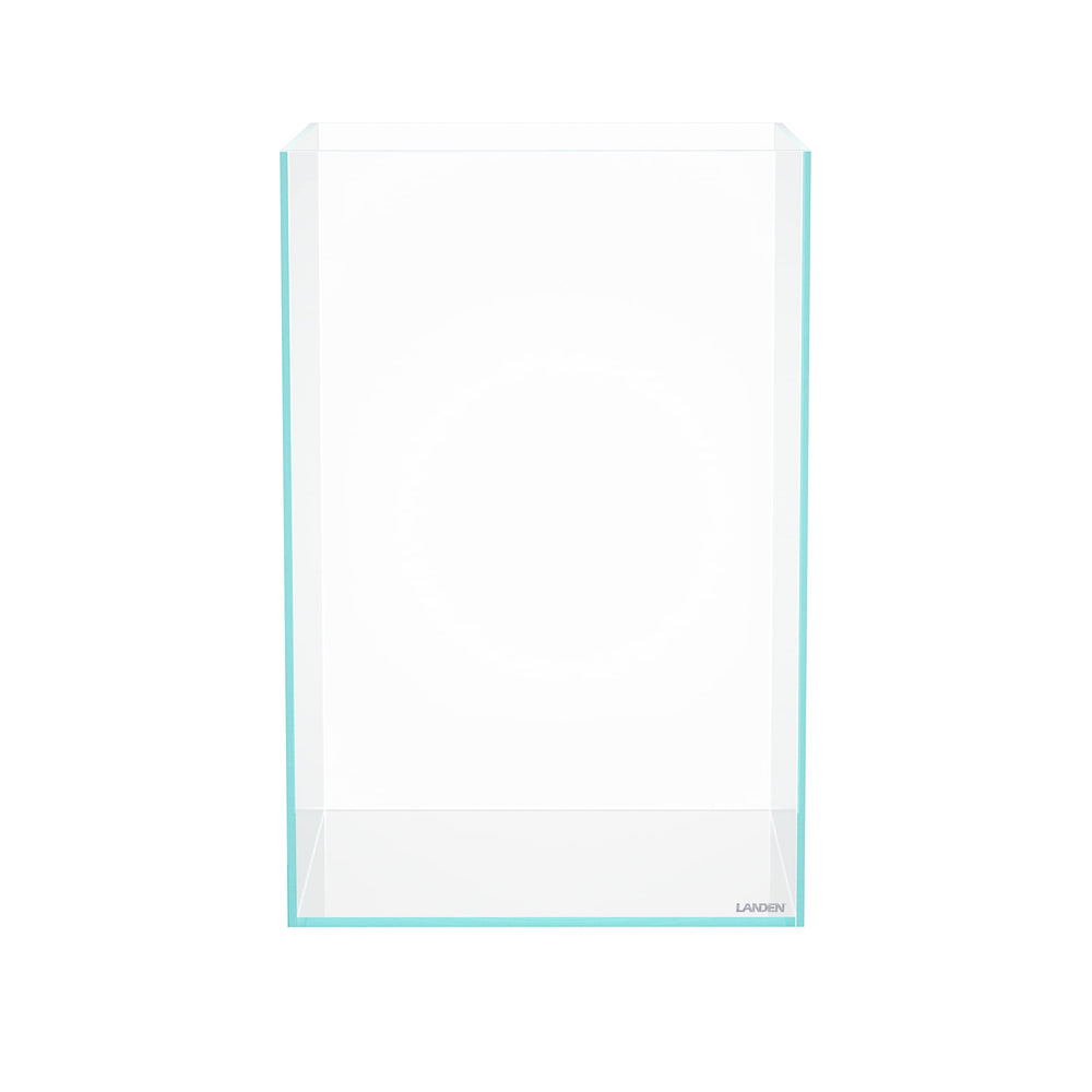 LANDEN tanque alto tiene medidas compactas de 30x30x45 cm.