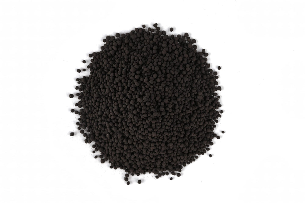 LANDEN THRIVA color negro selva pellets favorecen bacterias beneficiosas y paisaje natural.