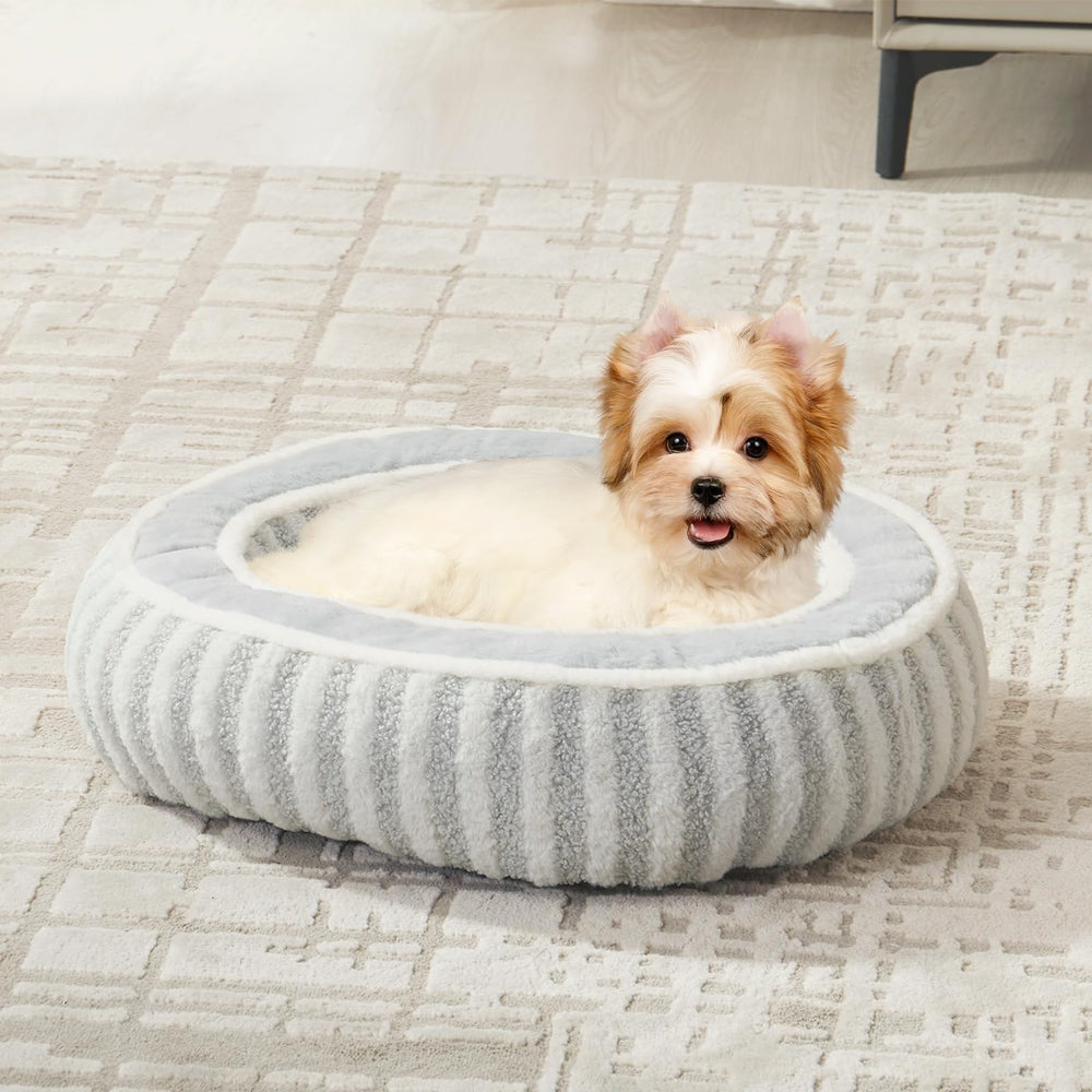 Laojin Balhen cama blanca crea un ambiente tranquilo para mascotas