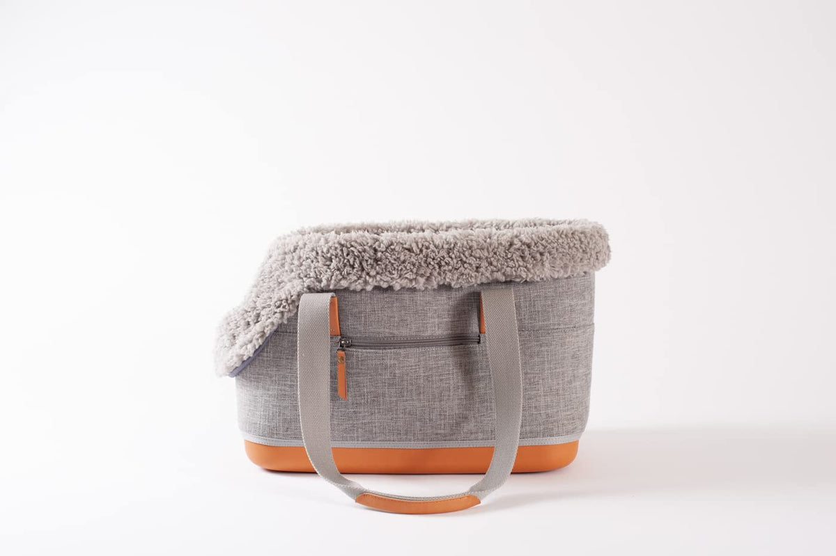 LeftPine Play Deluxe: transporte exterior gris, ideal para viajes ligeros con perros pequeños.