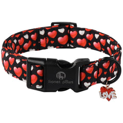 Collar Lionet Paws San Valentín con corazon rosa para paseos cómodos.