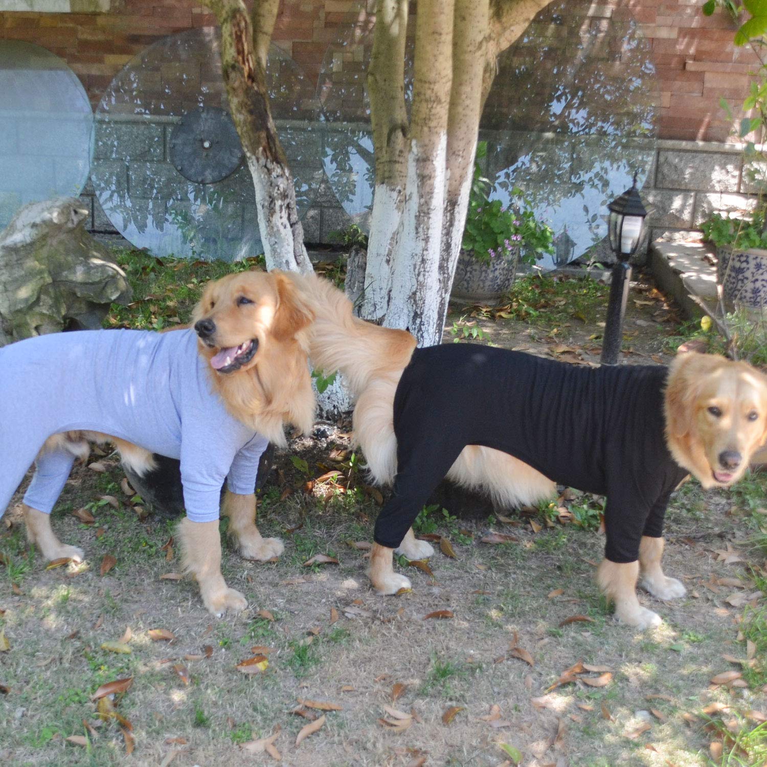Cierre seguro en pijama Lovelonglong para movimiento cómodo del perro.
