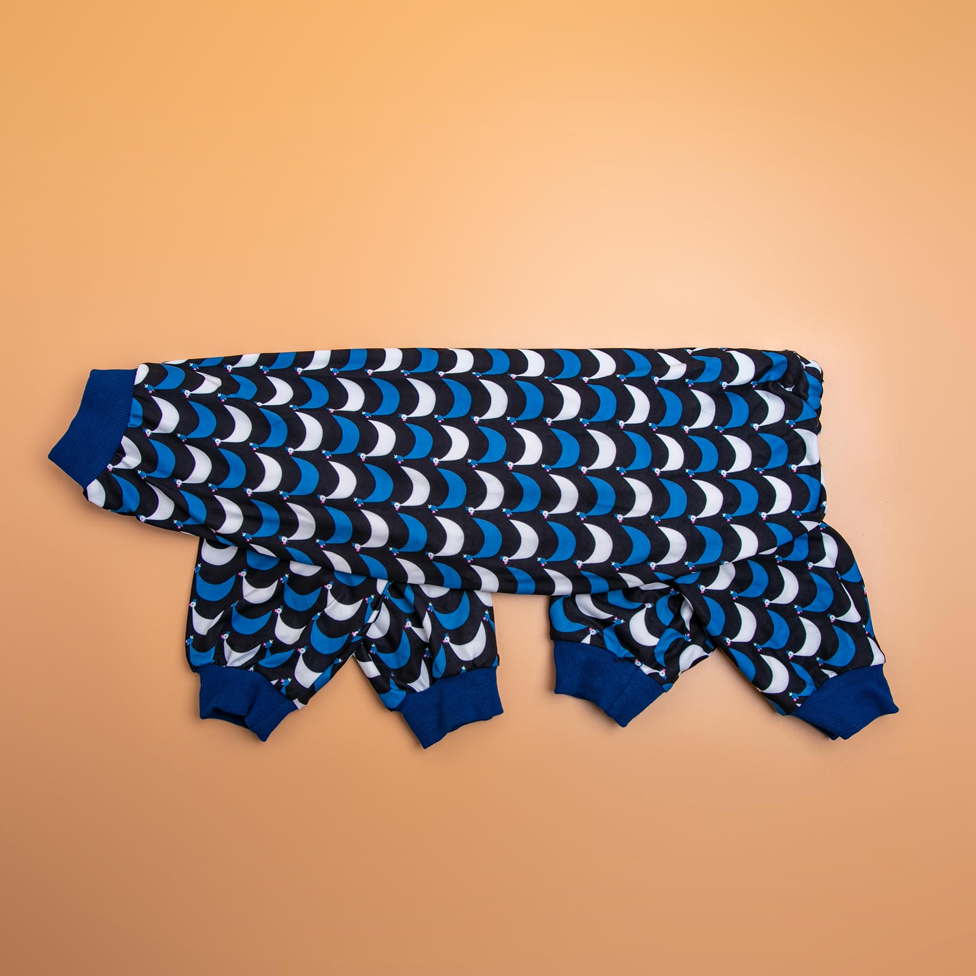 LovinPet pijama para perro grande, material suave y duradero.